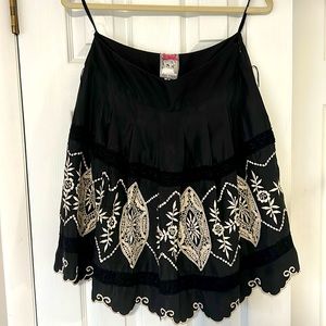 Vintage Yoana Baraschi Black Ivory Silk Pleated Skirt Size 6 Anthropologie